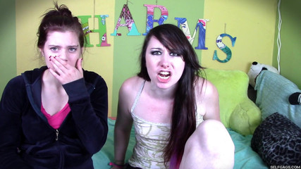 Selfgags classic: 堵在你继妹肮脏的内裤上！