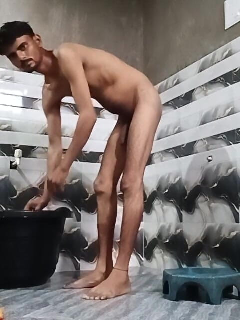 dghkt: Gay chlapec masterbes v koupelně