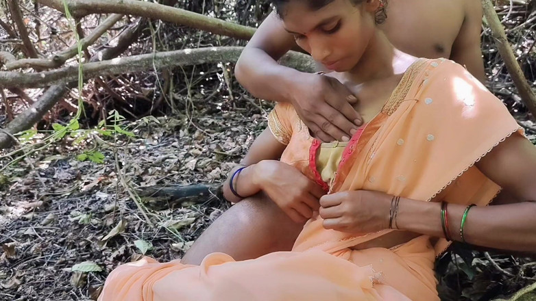 Graju1244: Awek terhangat India Oliva Berkongkek panas dengan bosnya di dalam...