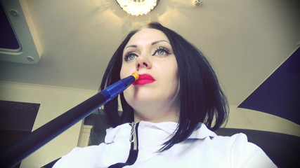Goddess Misha Goldy: 私の煙の呪文の下であなたを引っ張る
