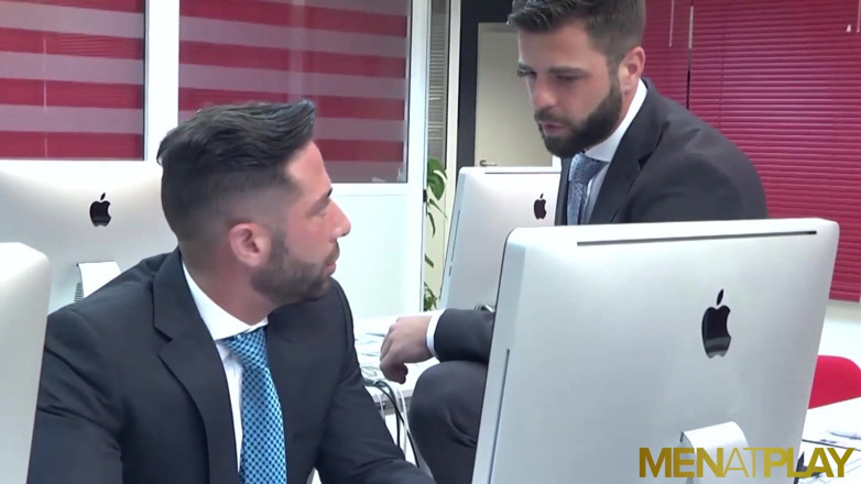 Menat Play: MENATPLAY - Hunky Latino Hector De Silva fucks Sebastian Reiss