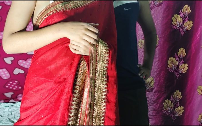 KavitaBhabhi: Riesige möpse, indische MILF strippt sari Choli und fickt mit...