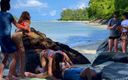 Possibly Neighbours: Lost in Paradise - Pego fodendo em uma praia solitária