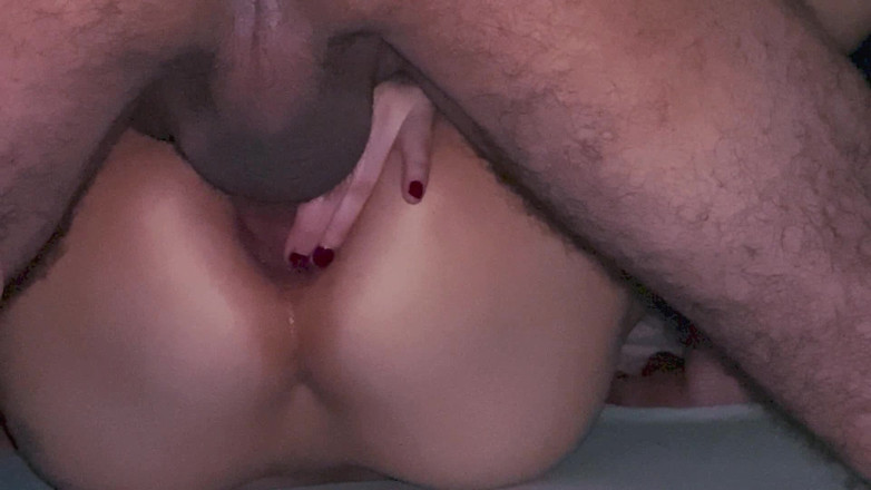 Jollyfuckingoldman: La MILF De Al Lado Abre Sus Piernas Parte 2