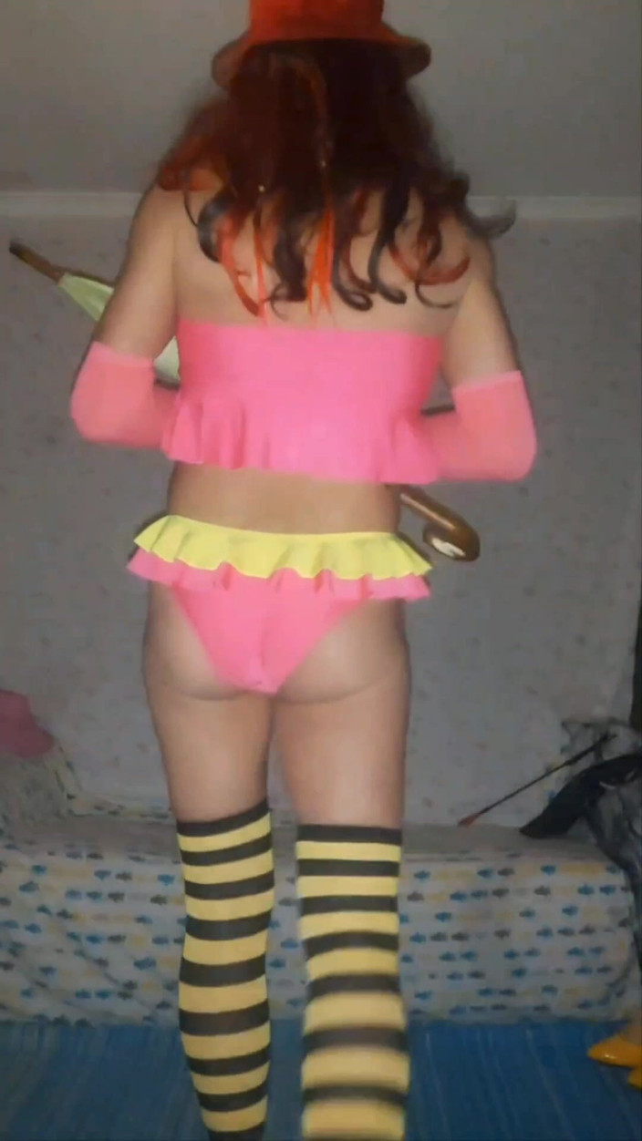 Lizzaali: Gioco con la Mia frusta e con l'ombrello nel mio...