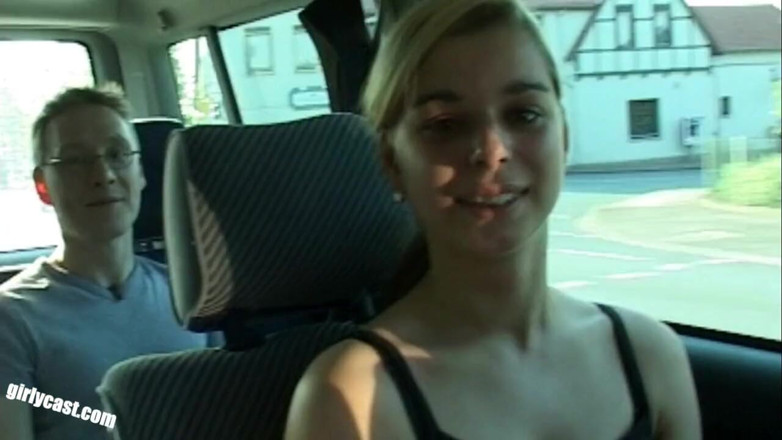 Girlycast: Süße melanie abgeholt und gefickt