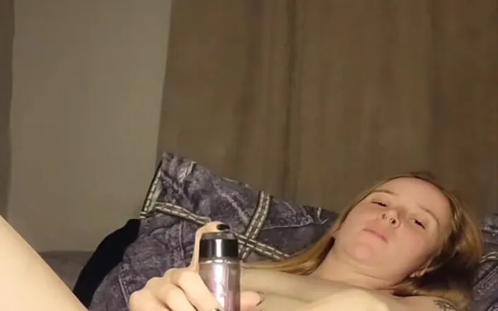XieXie: Panties to the Side, Feet up and Squirt Out