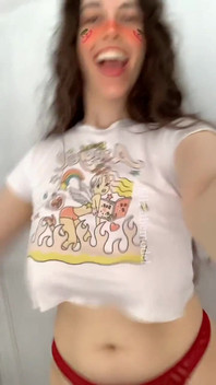 このクロップトップ、大好きです