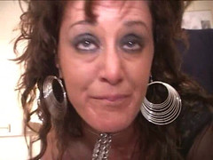 REAL Black Bred Wives: Cuckold duties # 1 - pulizia di disordinati buchi riempiti di sperma