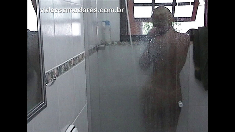 Amateurs videos: Tóc vàng với đường cong tự nhiên tuyệt đẹp đang tắm