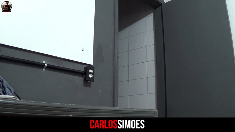 Carlos-Simoes: 家に帰ったばかりで、夫はプライムカットなしでそこにいます