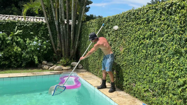 Nathalia Fontes: Young Pool Boy Fucks the Shemale Outdoors Behind the House...
