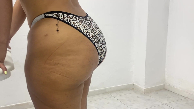 zendella usain: 她来了并很满意