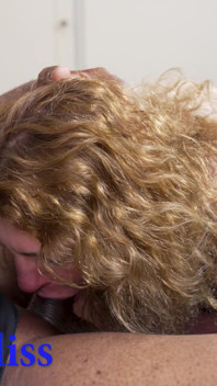 La miLF rossa si fa scopare la faccia