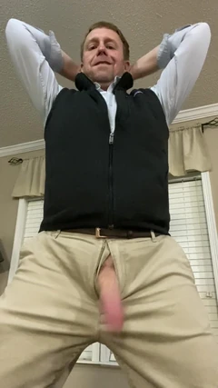 बैल आपकी पत्नी की सेवा कर रहा है। देखो तुम्हारी पत्नी असली आदमी के लंड के साथ कितनी खुश है