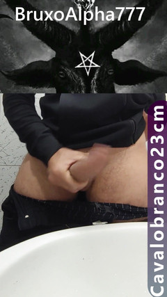 BruxoAlpha777: Đi tiểu và vỗ bằng gậy