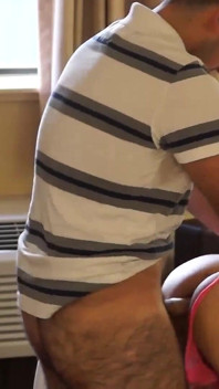 Aku suka kaki berbulu mike seksi