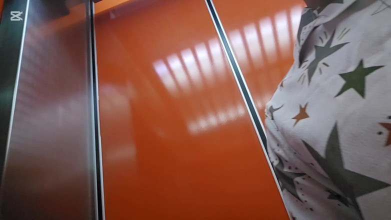 Hotfuck20: Public Elevator Girl Gives Handjob