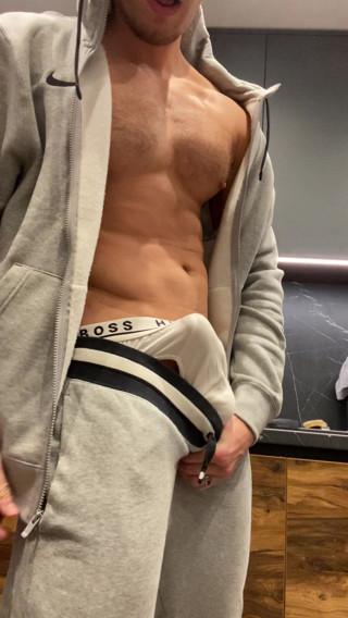 LovelyJohnXXX: Jerking my sausage in kitchen!