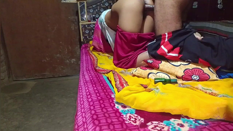 Priya_Sena_26: भाभी की बैद बराबर थूक लगाके मारी