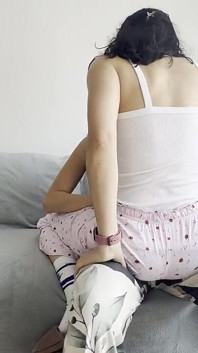 Dvě lesby se dotýkají a představují si tvůj penis