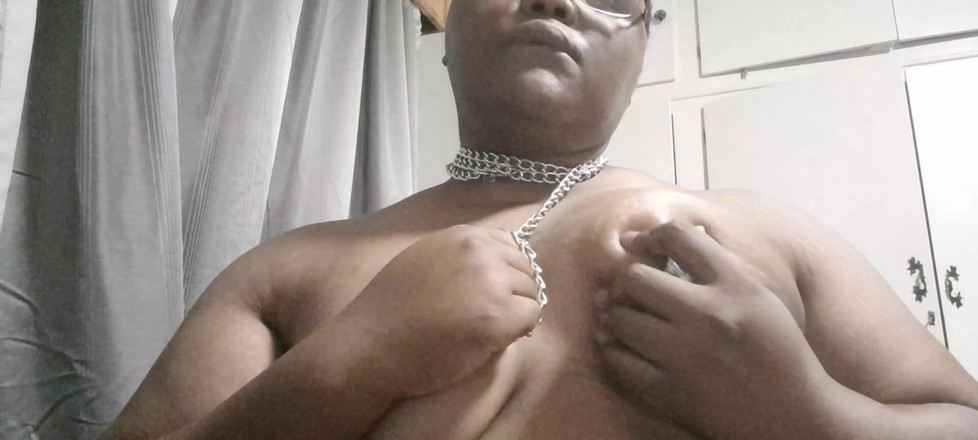 Eleasihle Esma: Grote mooie trans met grote dikke sappige kont (eet me op)...