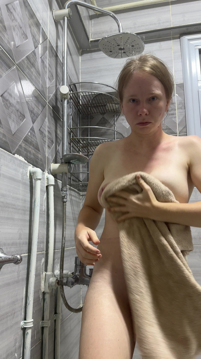 SweetLucy96: Žhavá zábava ve sprše