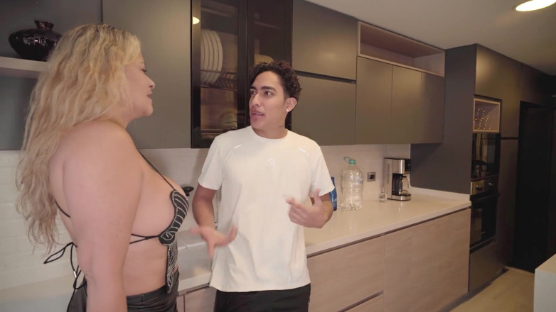 Cata Sanchez: Mijn stiefdochter weet dat ik haar vriendje met grote lul...