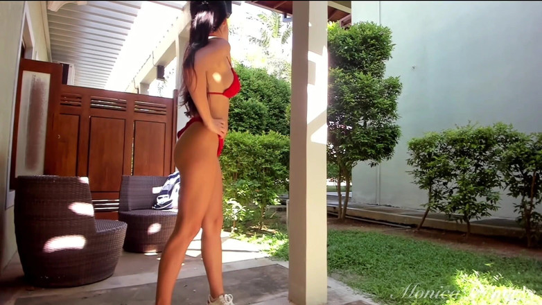 Princess Monica: Glutes, která prosí o dotyk