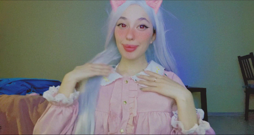Bambietta Valentain: 热辣的动漫女孩吮吸她美丽的手指