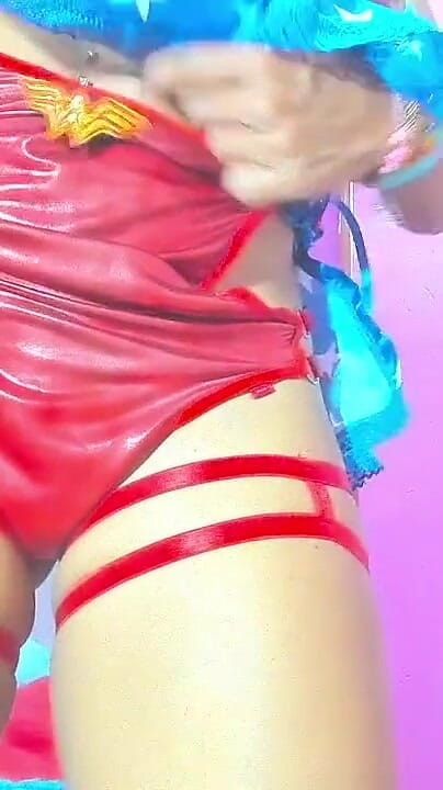 Barbychocolat: Delicius wonder woman hero untuk kontolmu yang seksi perlu dientot...