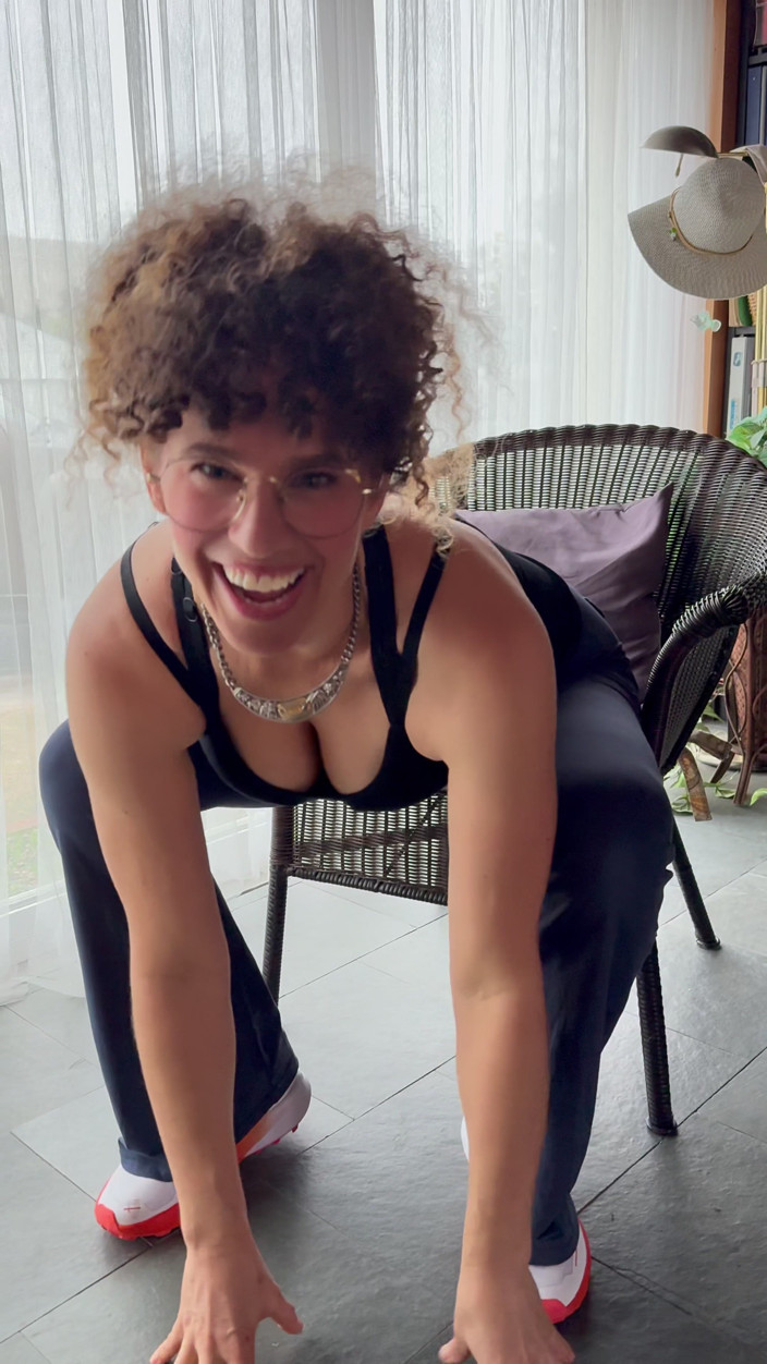 VibeWithMommy: Instrucțiuni de masturbare - matură sexy vrea să-ți facă doar pe...