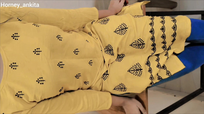 Horney_Ankita: Mahasiswi india dengan memek sempit lagi asik ngentot memek sempitnya -...