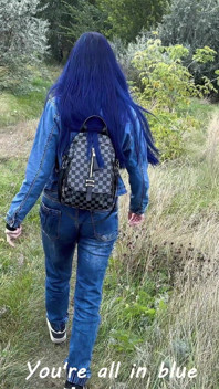 Publiczny seks z gorącym nieznajomym w lesie, dziwka pokazała duże, idealne piersi, creampie