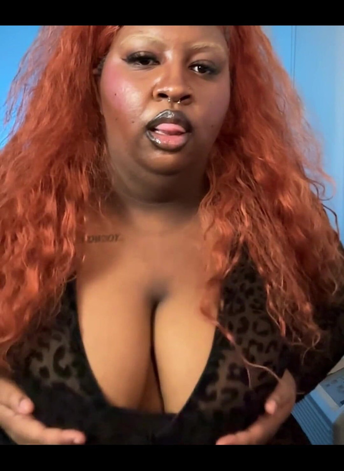 Monique Starr: 흑인 대물 자지에게 따먹히는 거유 밀프