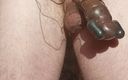 Deepthroat Studio: Exhibiționist băiat cu masturbare electrică reală cu înregistrare de acasă folosind...