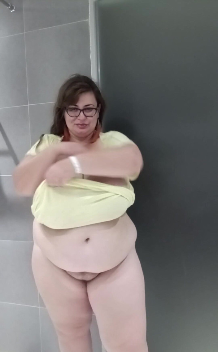 Nina Doll: Senin için çıkarmama izin ver ve sana büyük yumuşak vücudumu göstereyim