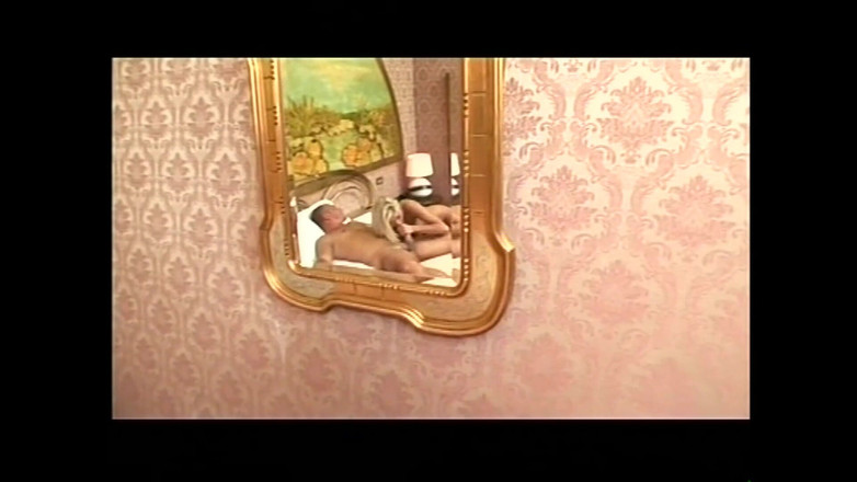 69 Italian District: 두더지의 핫한 비밀