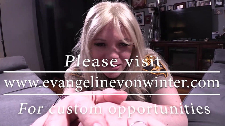 Evangelines Fetish: Блондинка поліцейська смокче член