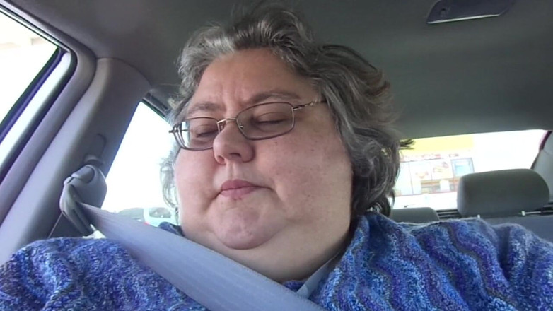 BBW nurse Vicki adventures with friends: ナース・ヴィッキー SSBBW 車内で喫煙
