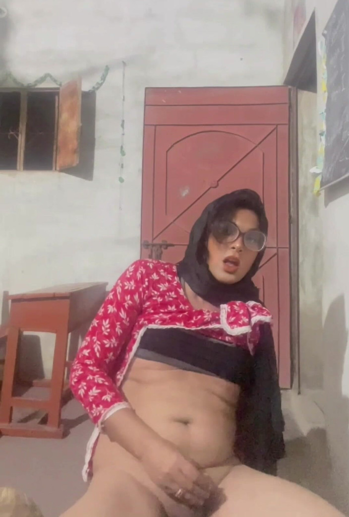 Apple00001: Tolong kencingin aku dong