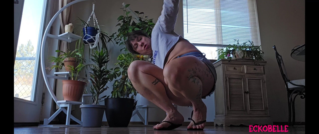 Ecko Belle: Piedi floppy flirtanti e infradito