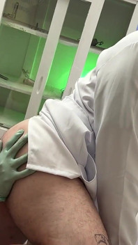 ¡Es más divertido en secreto! Doctor comparte sus experiencias sexuales en la oficina