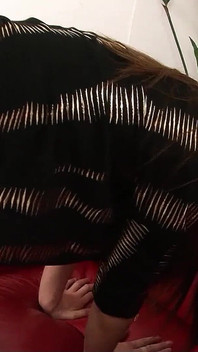 苗条的日本青少年被继父舔和性交