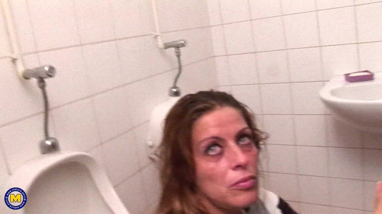 Mature NL: Ini Alasan Kenapa Wanita Nggak Boleh Ke Toilet Pria
