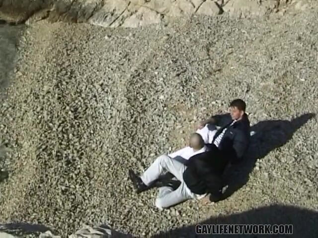 Gay Life Network: Twink Fucked Down by the Beach