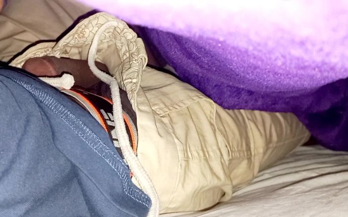 Fullfun-desi: Min granne har stor penis så het