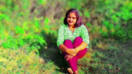 Your_aisha: Chica india del pueblo atrapada robando tamarindo, y follada por...