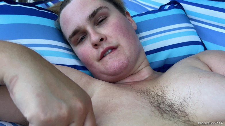 Brooke Casey: Tour corporal peludo