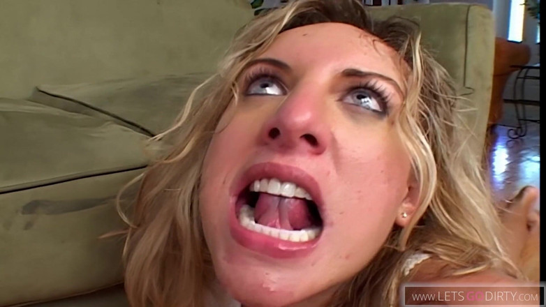 LetsGoDirty Milfs: Neuvěřitelné - Vzala 2 ptáky najednou - teen děvka má zničenou kundičku